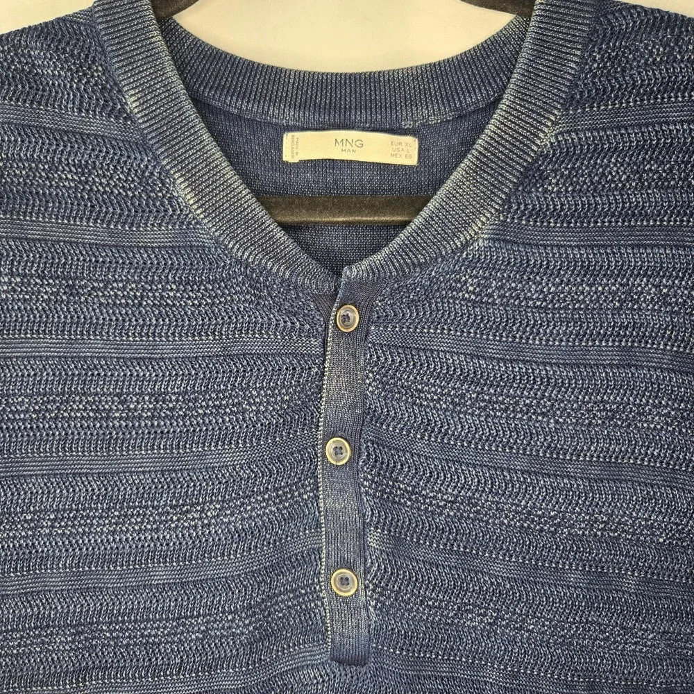 MNG Man Textured Short Sleeve Knit Shirt‎ Henley Navy Men's Large Resort Coastal